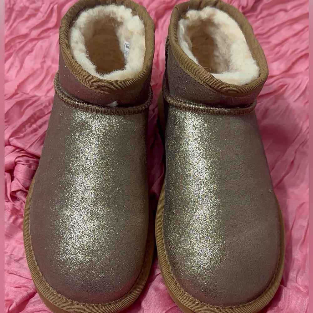 BearPaw Women Metallic Slippers